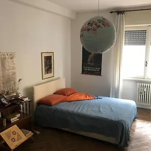 In Via Tolstoi , Milán Italia